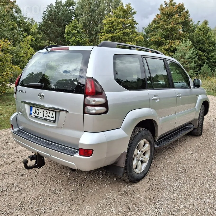 Toyota Land Cruiser 2006 photo 2