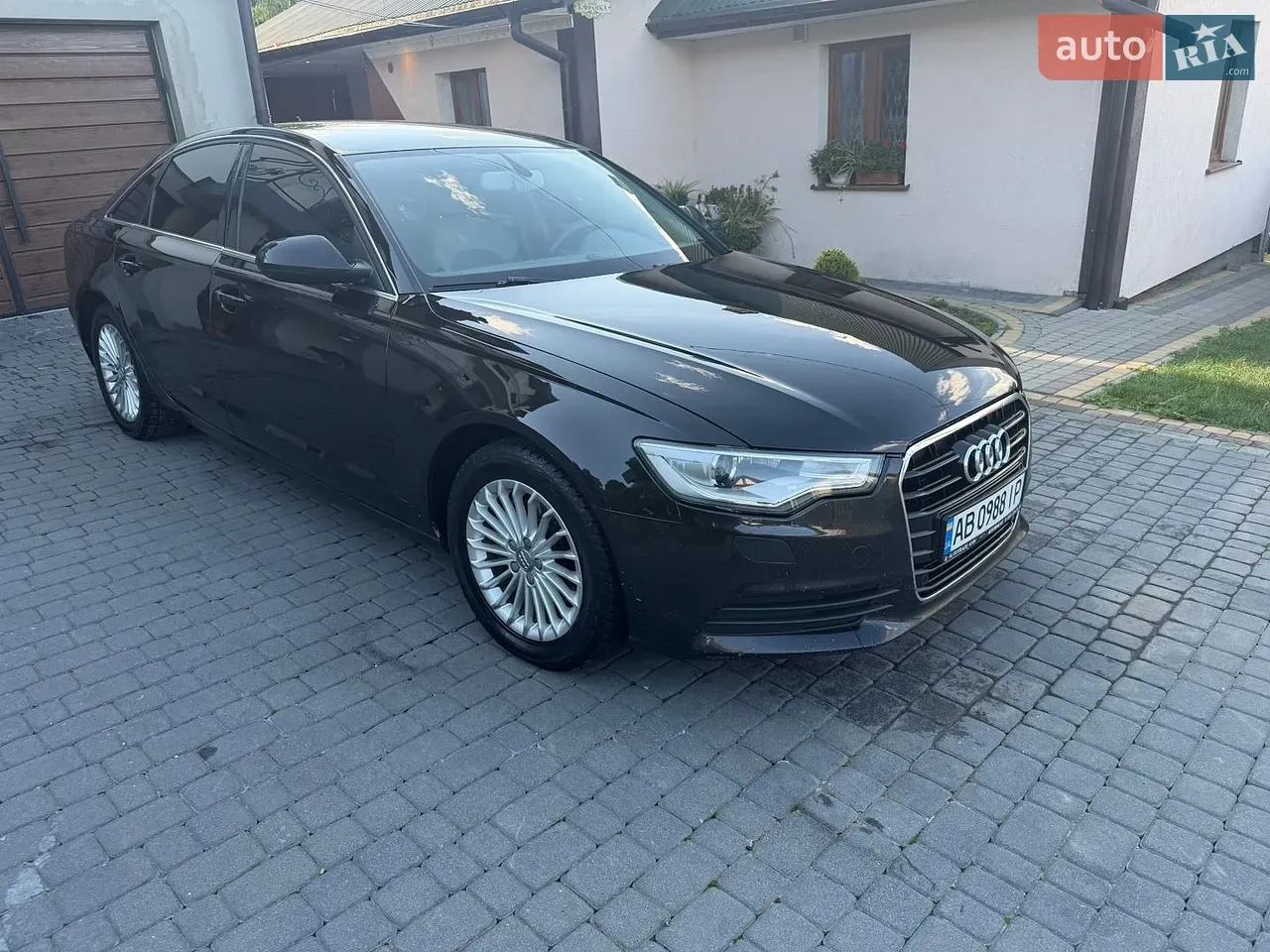Audi A6 2012 photo 2
