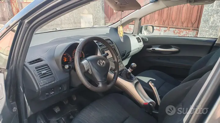 Toyota Auris 2009 photo 4