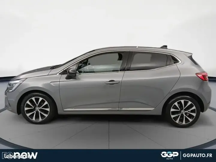 Renault Clio 2023 photo 2