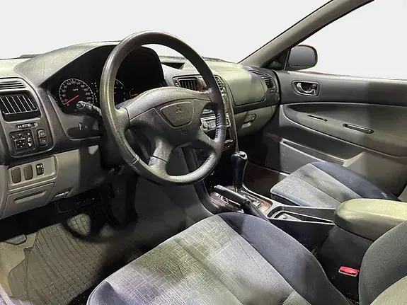 Mitsubishi Galant 2001 photo 5