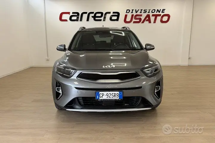 Kia Stonic 2023 photo 2