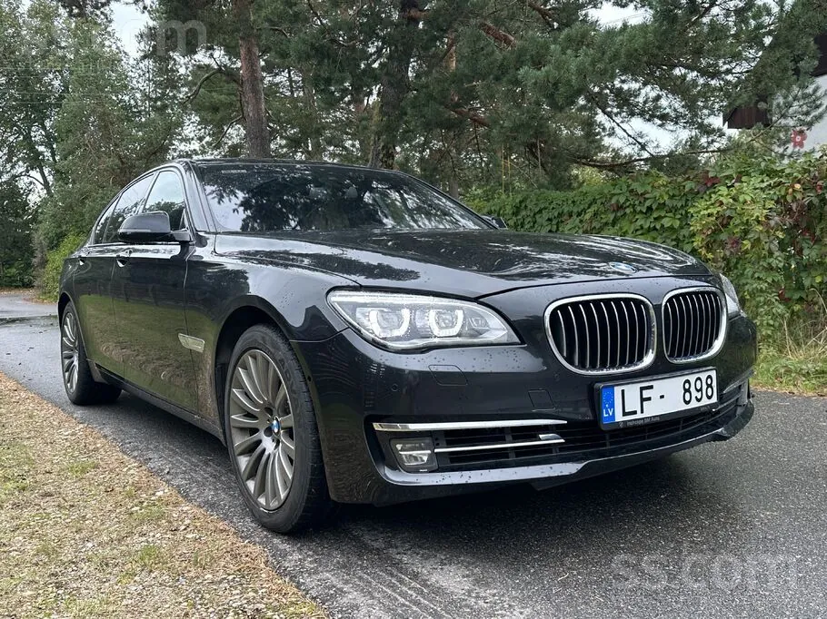 BMW 750D 2012 photo 2