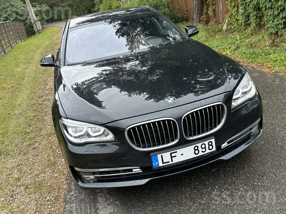 BMW 750D 2012 photo 3