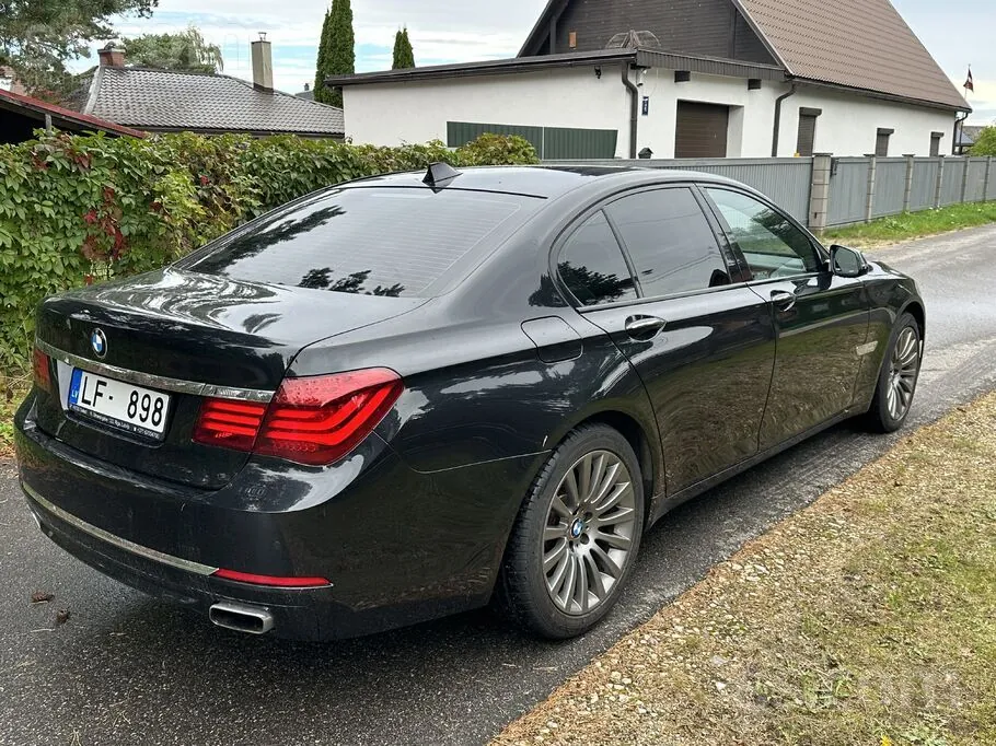 BMW 750D 2012 photo 5