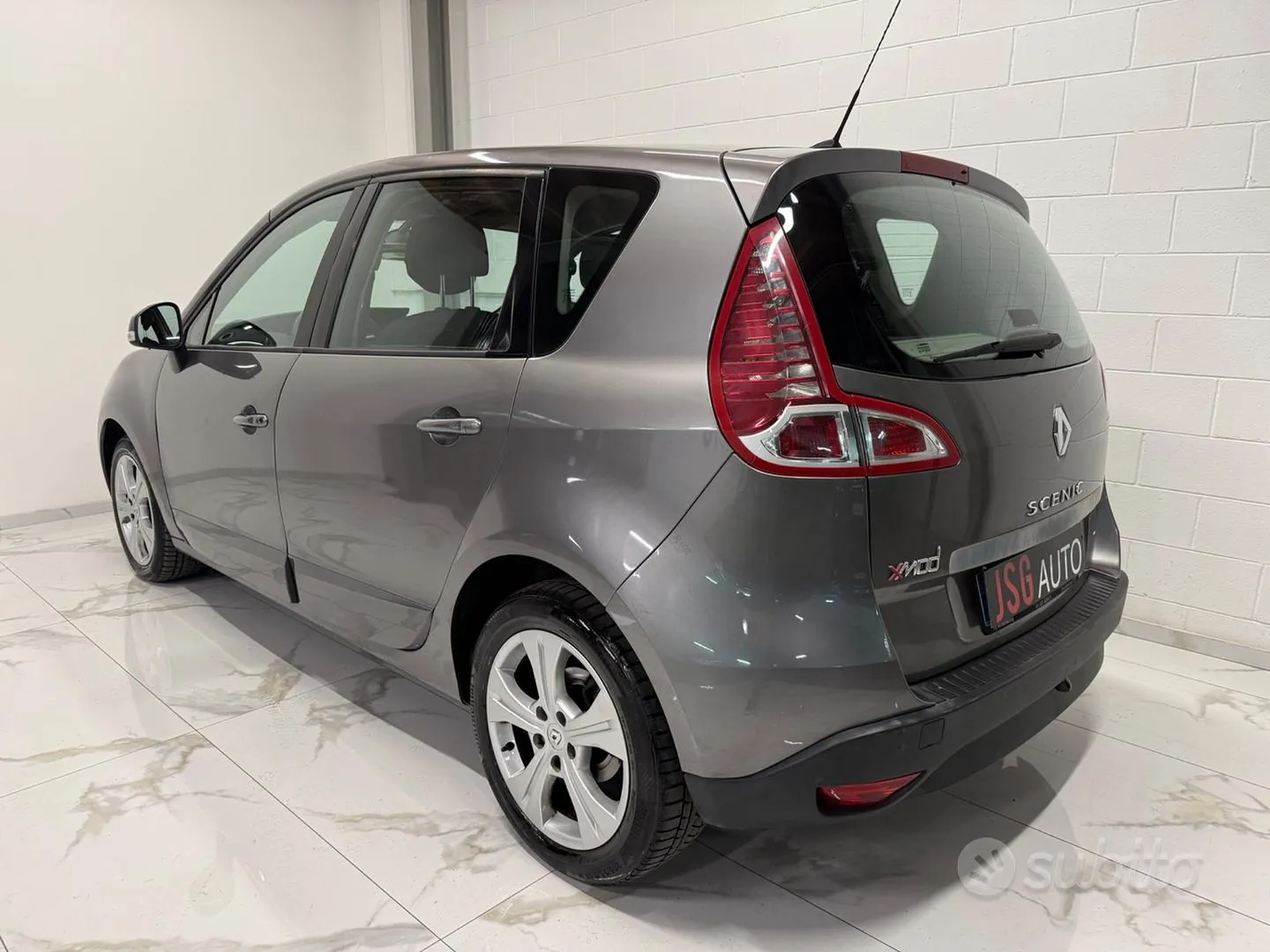 Renault Scenic 2011 photo 5