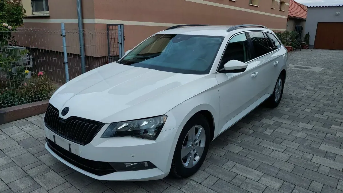 Skoda Superb 2017 photo 2