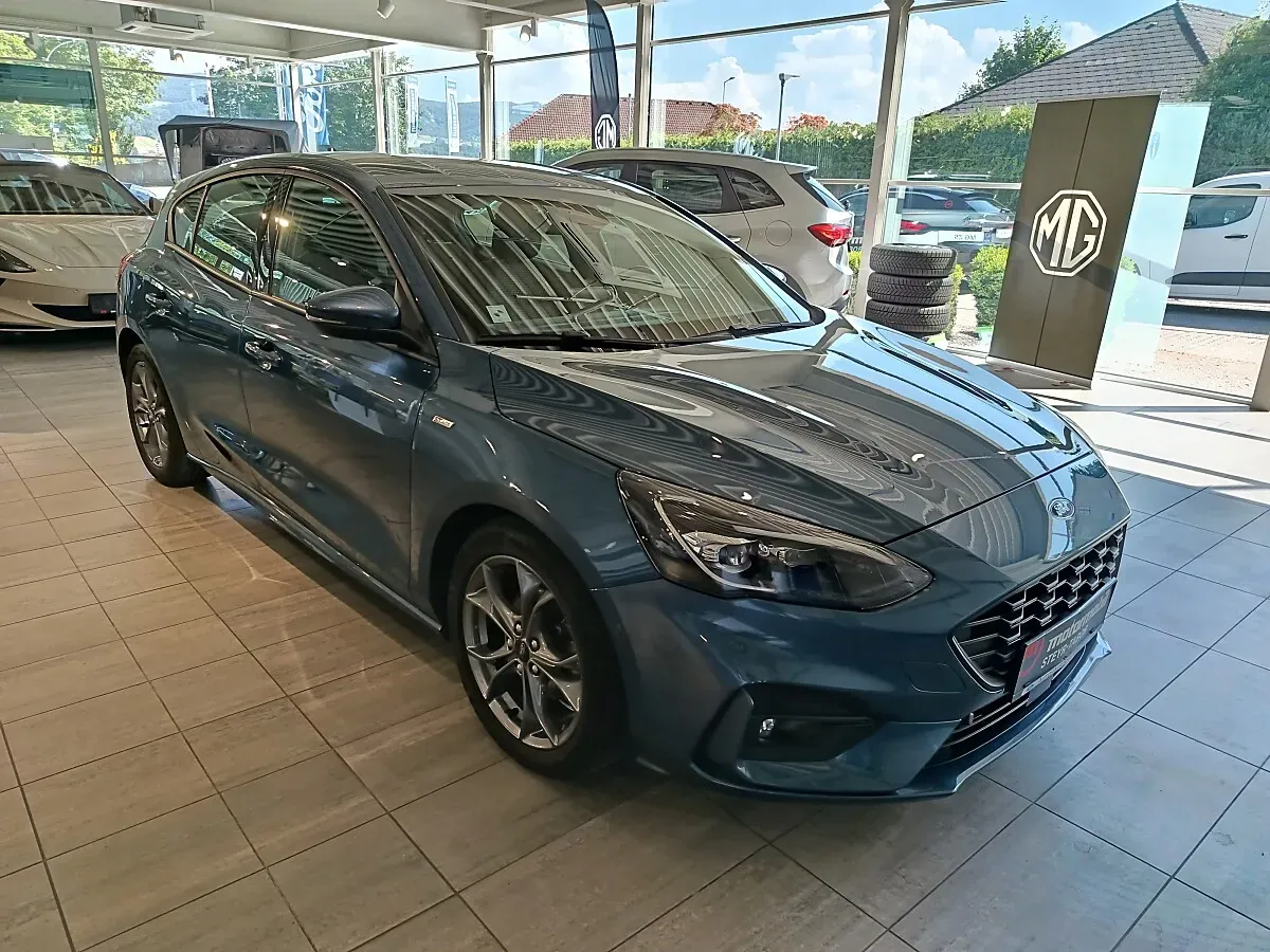 Ford Focus 2022 photo 3