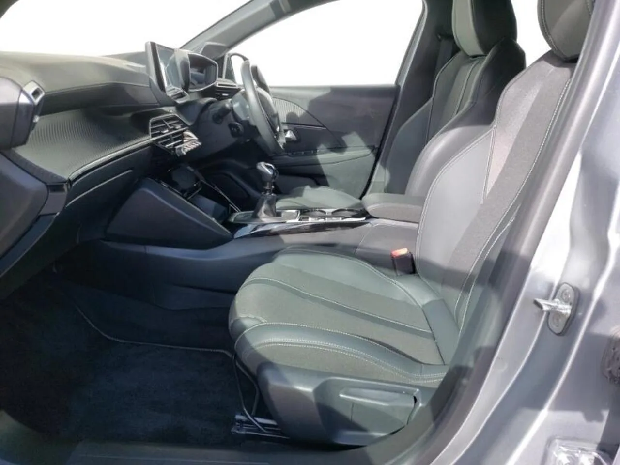 Peugeot 208 2026 photo 5