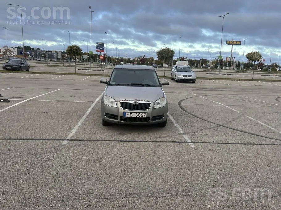 Skoda Fabia 2008 photo 3