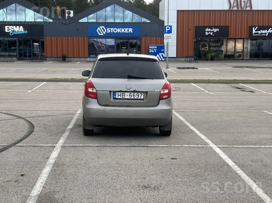Skoda Fabia 2008 photo 5