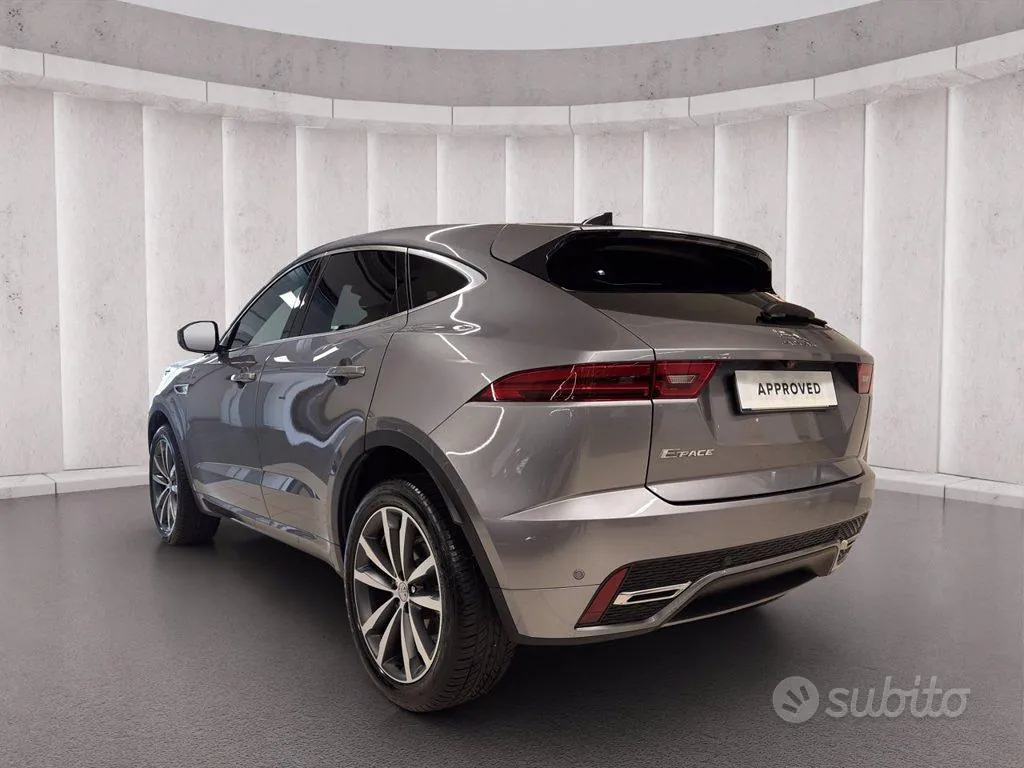 Jaguar E-Pace 2023 photo 3