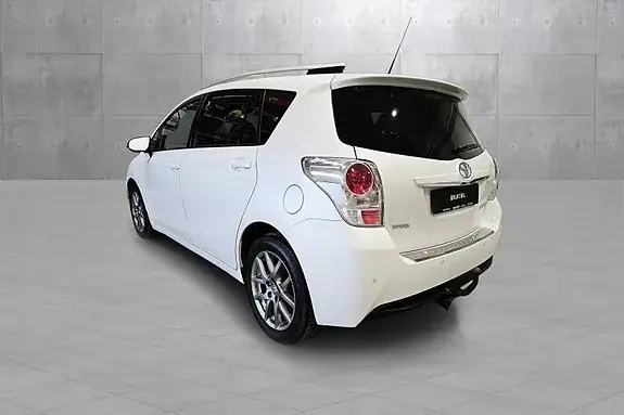 Toyota Verso 2013 photo 3