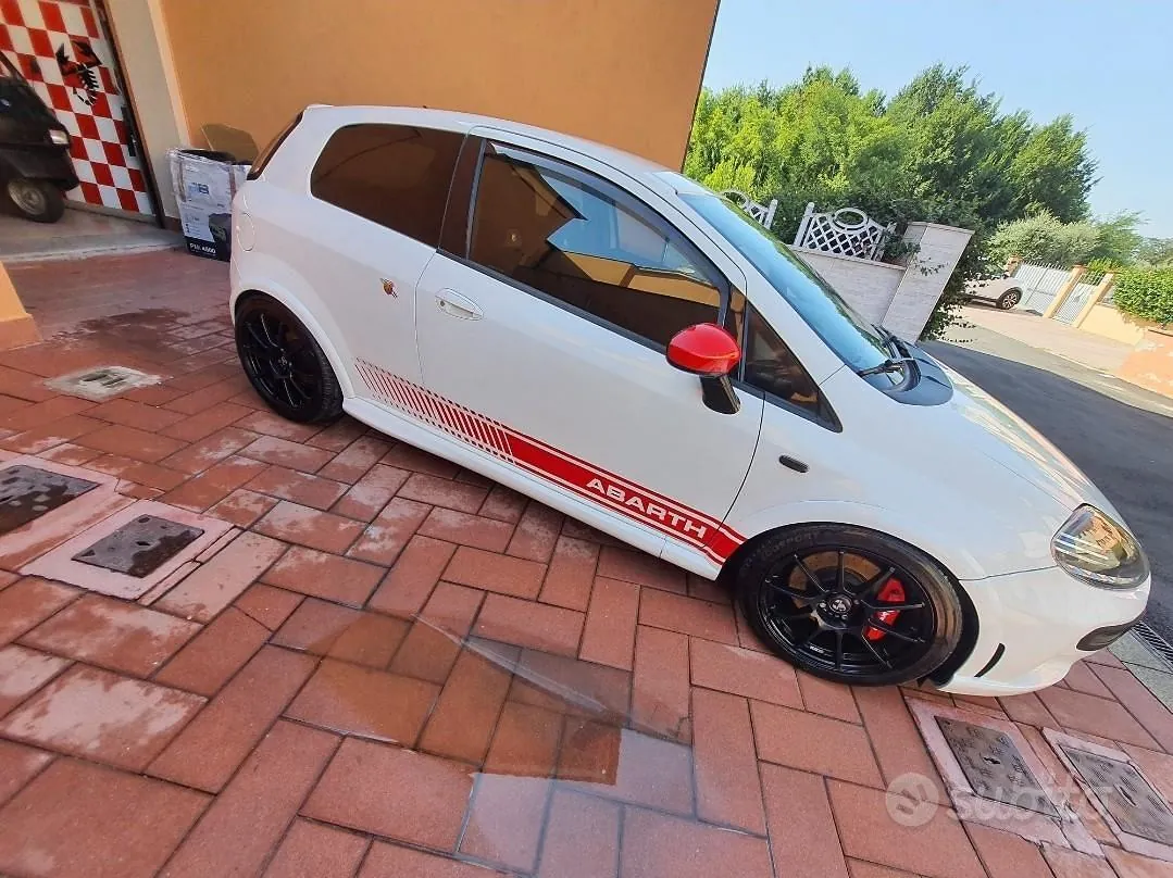 Abarth Grande Punto 2008 photo 4