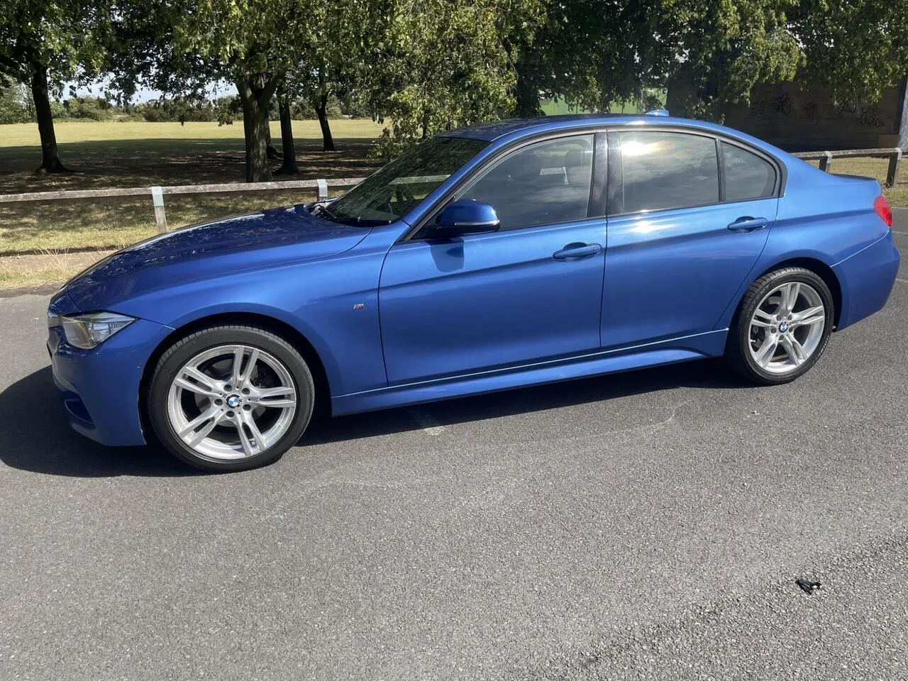 BMW 3 Series 2015 photo 3