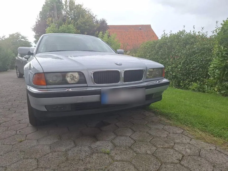 BMW 740I