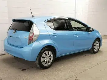 Toyota Aqua 2013 photo 3