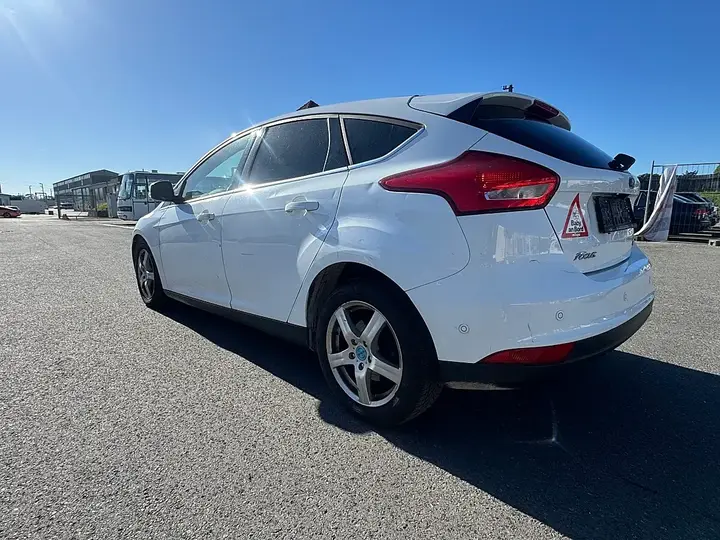Ford Focus 2016 photo 2