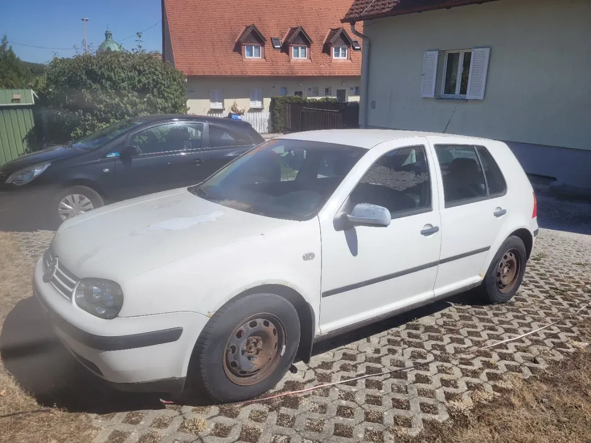 Volkswagen Golf 2002 photo 3