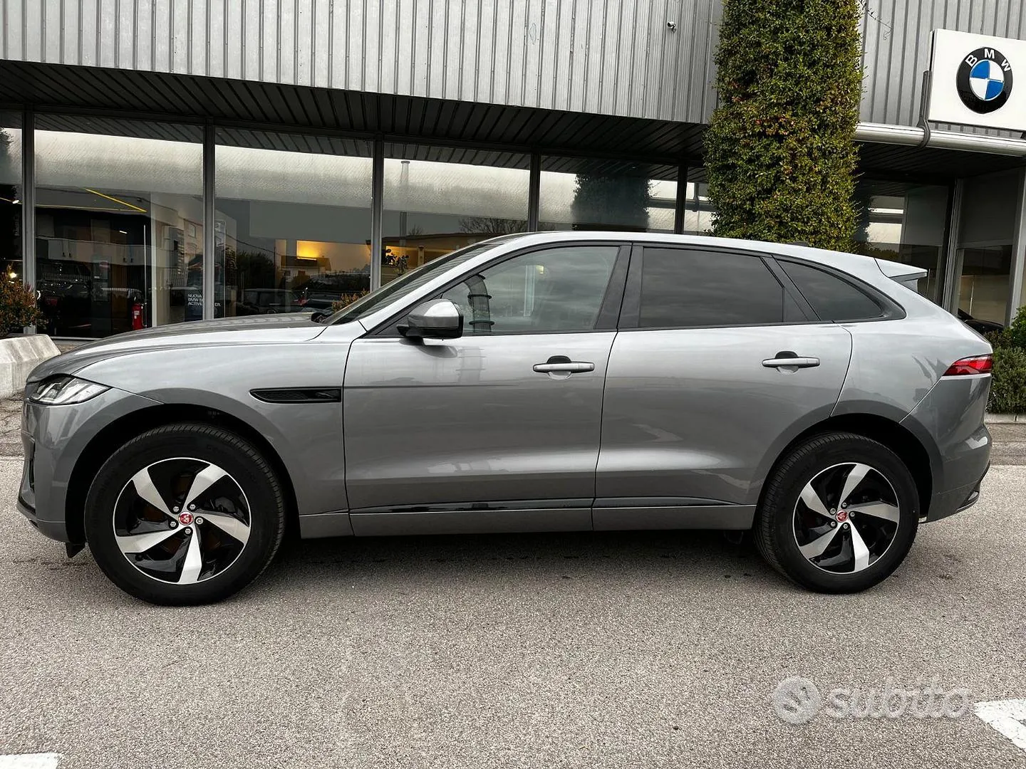 Jaguar F-Pace 2023 photo 3