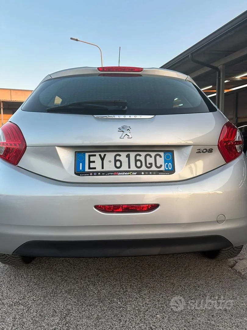 Peugeot 208 2014 photo 5