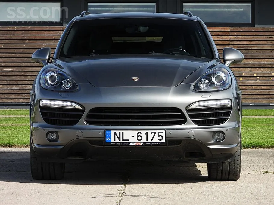 Porsche Cayenne 2016 photo 2