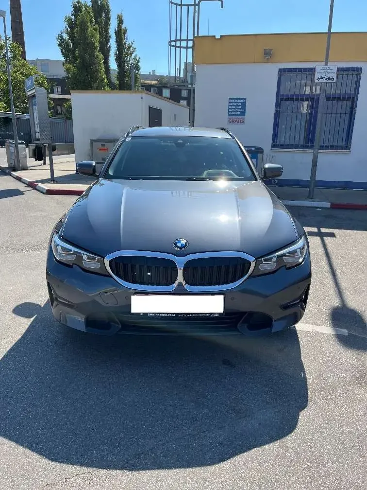 BMW 3 Series 2021 photo 2
