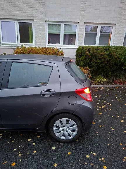 Toyota Yaris 2012 photo 4