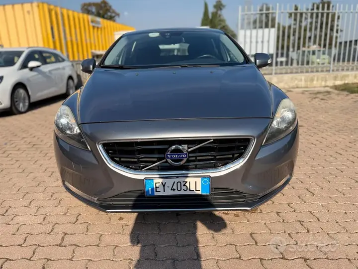 Volvo V40 2015 photo 2