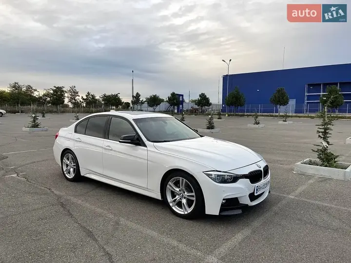 BMW 3 Series 2016 photo 2