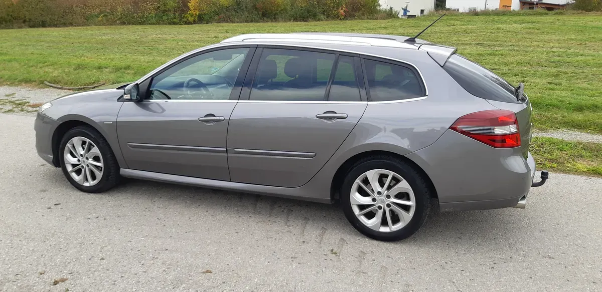 Renault Laguna 2015 photo 2
