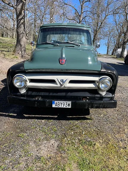 Ford F-100 1953 photo 2