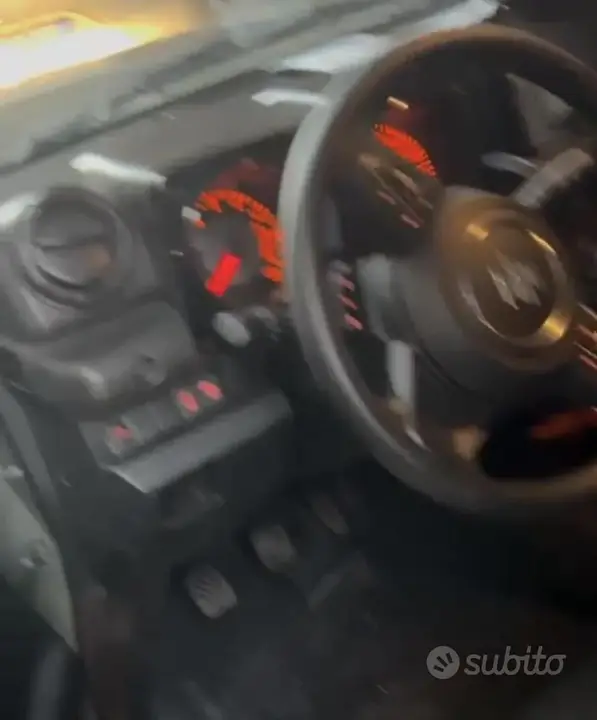 Suzuki Jimny 2024 photo 2