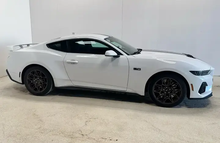 Ford Mustang 2026 photo 4