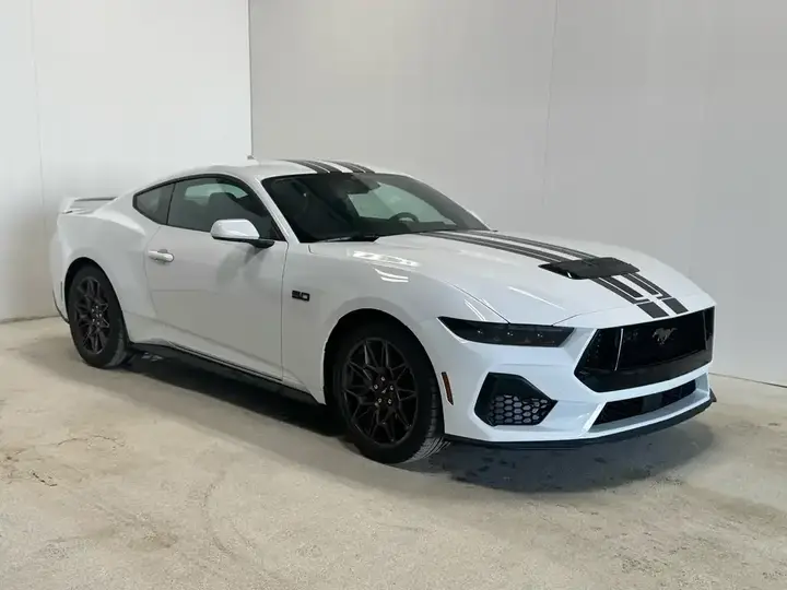 Ford Mustang 2026 photo 3