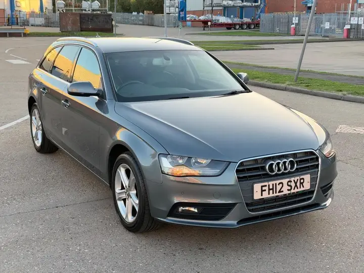 Audi A4 Avant 2012 photo 3