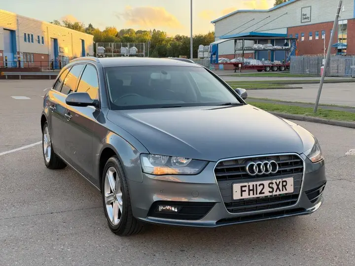 Audi A4 Avant 2012 photo 2