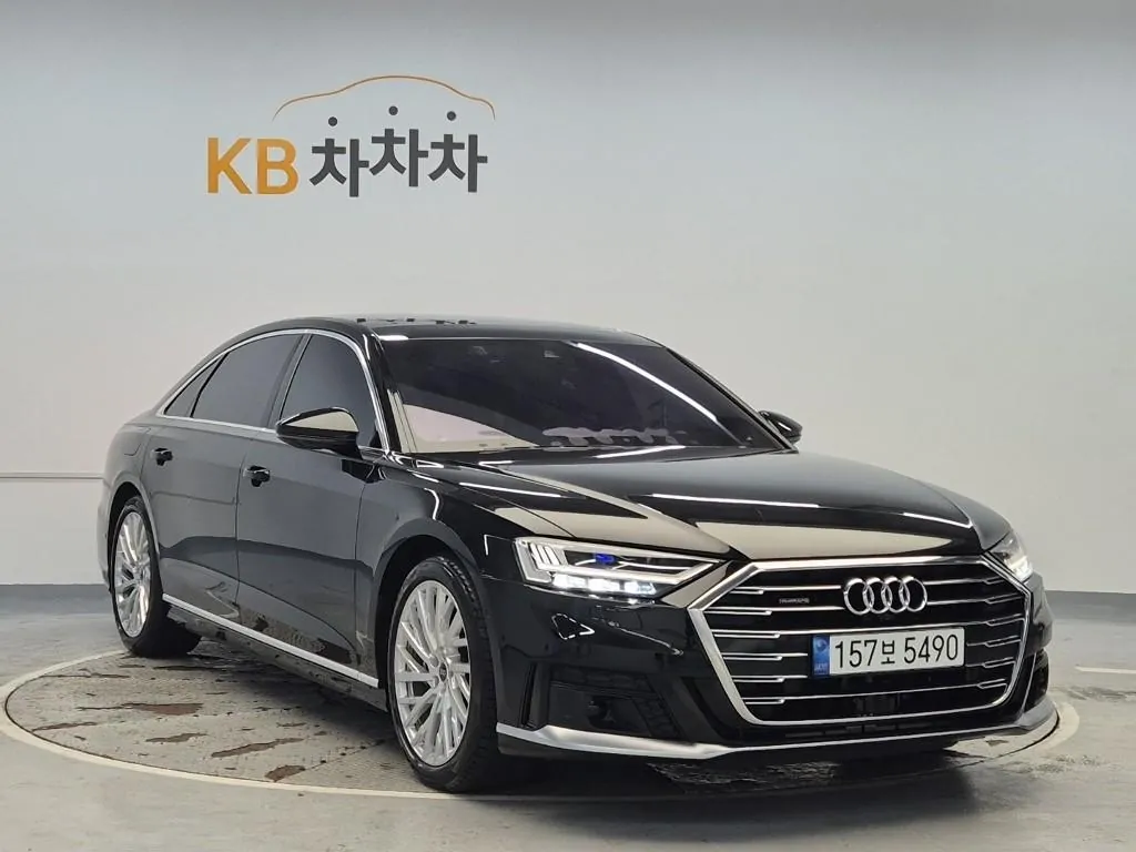 Audi A8 2021 photo 4