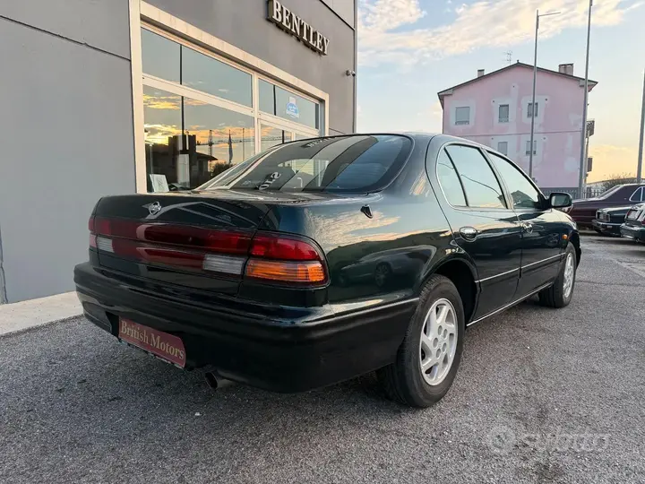 Nissan Maxima 1995 photo 3