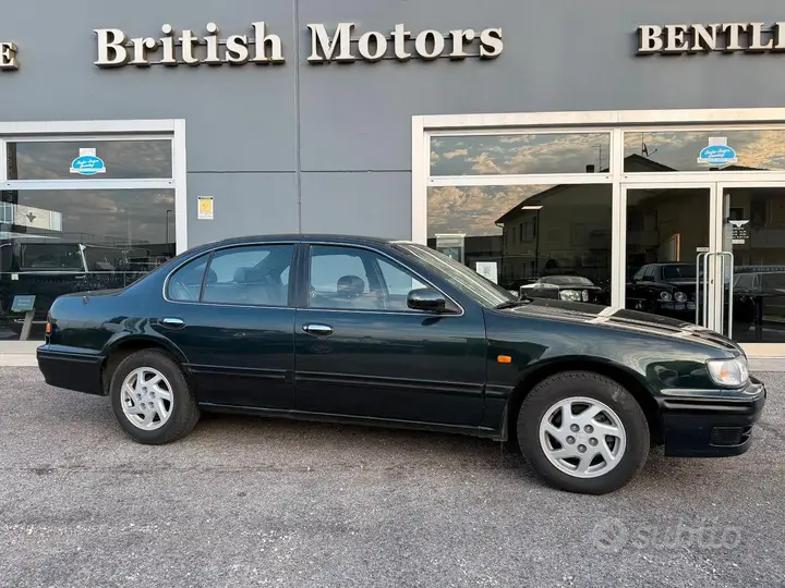 Nissan Maxima 1995 photo 2