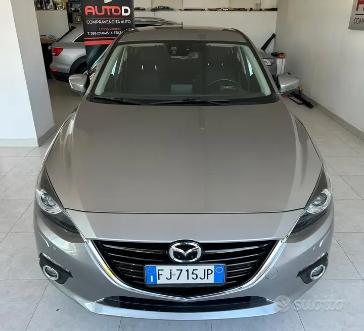Mazda 3 2017 photo 2
