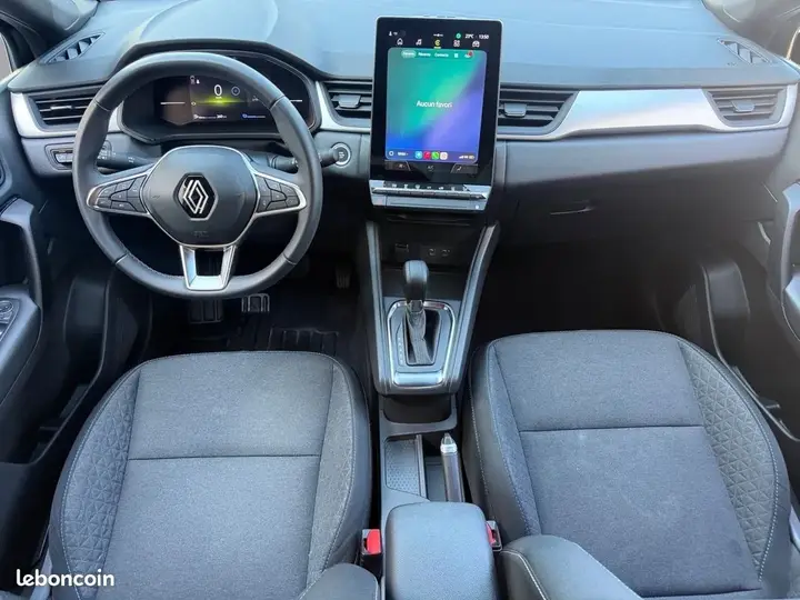 Renault Captur 2024 photo 2