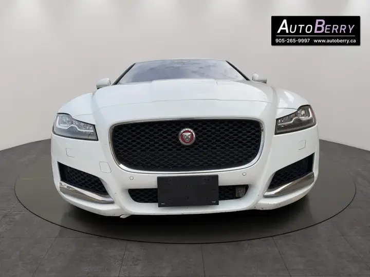 Jaguar Xf 2017 photo 3
