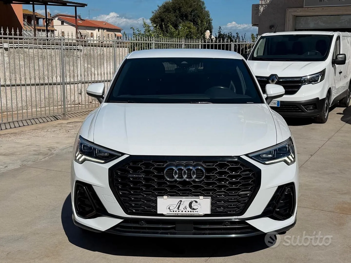 Audi Q3 2021 photo 2