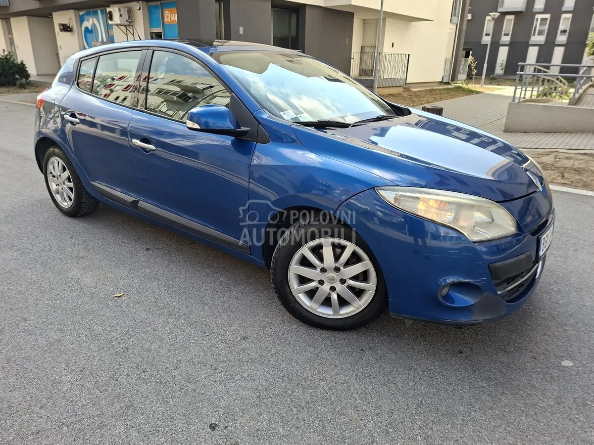 Renault Megane 2010 photo 2