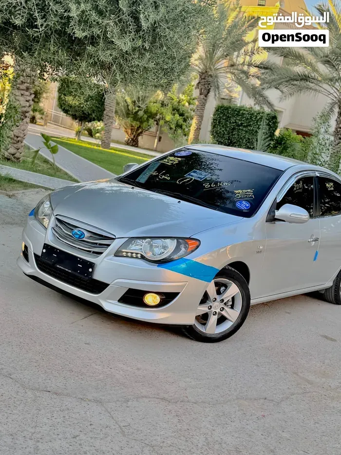 Hyundai Avante 2009 photo 2