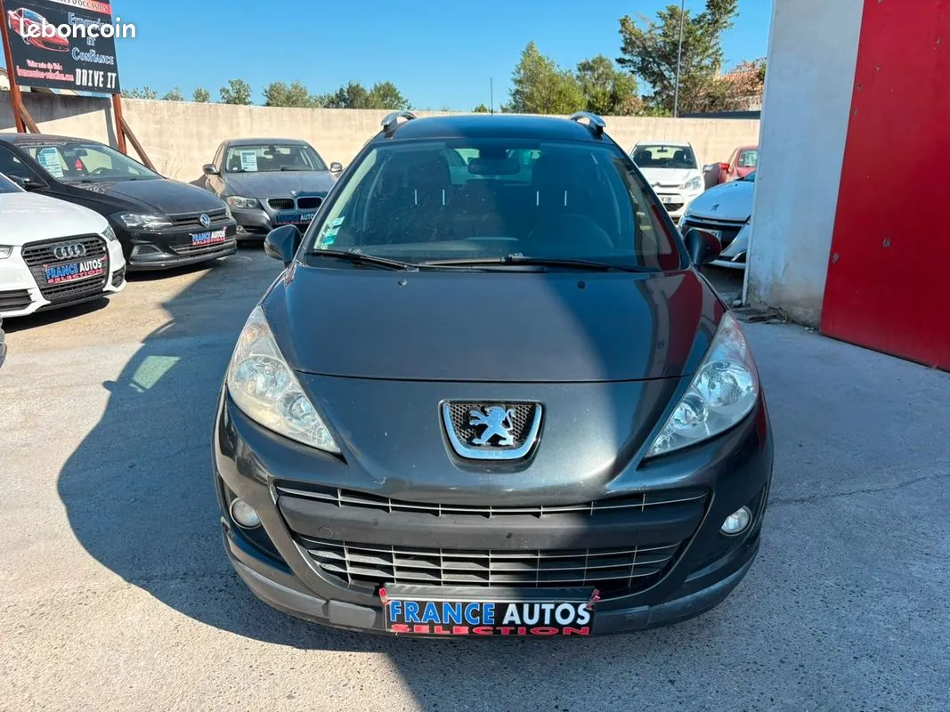 Peugeot 207 2011 photo 2