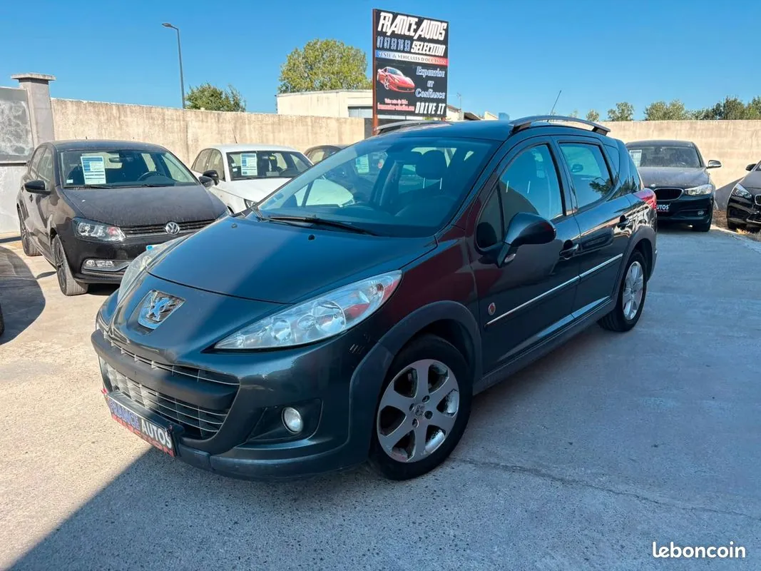 Peugeot 207 2011 photo 3