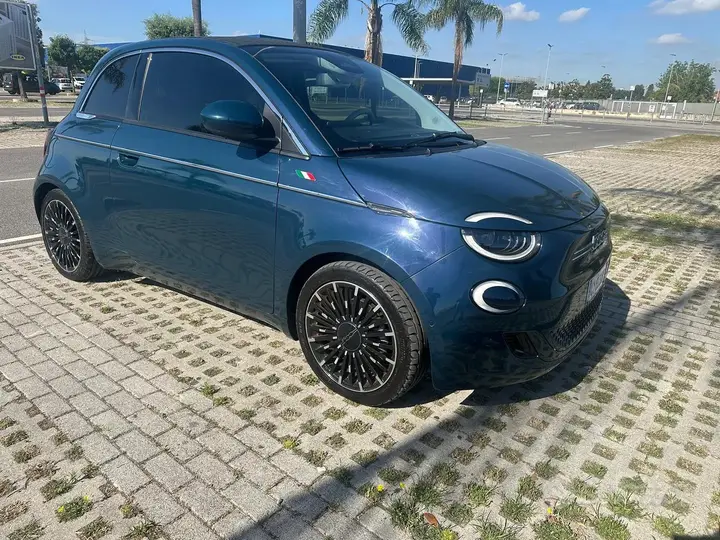 Fiat 500E 2022 photo 2