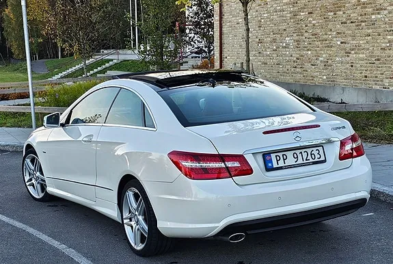 Mercedes-Benz E220 2011 photo 2